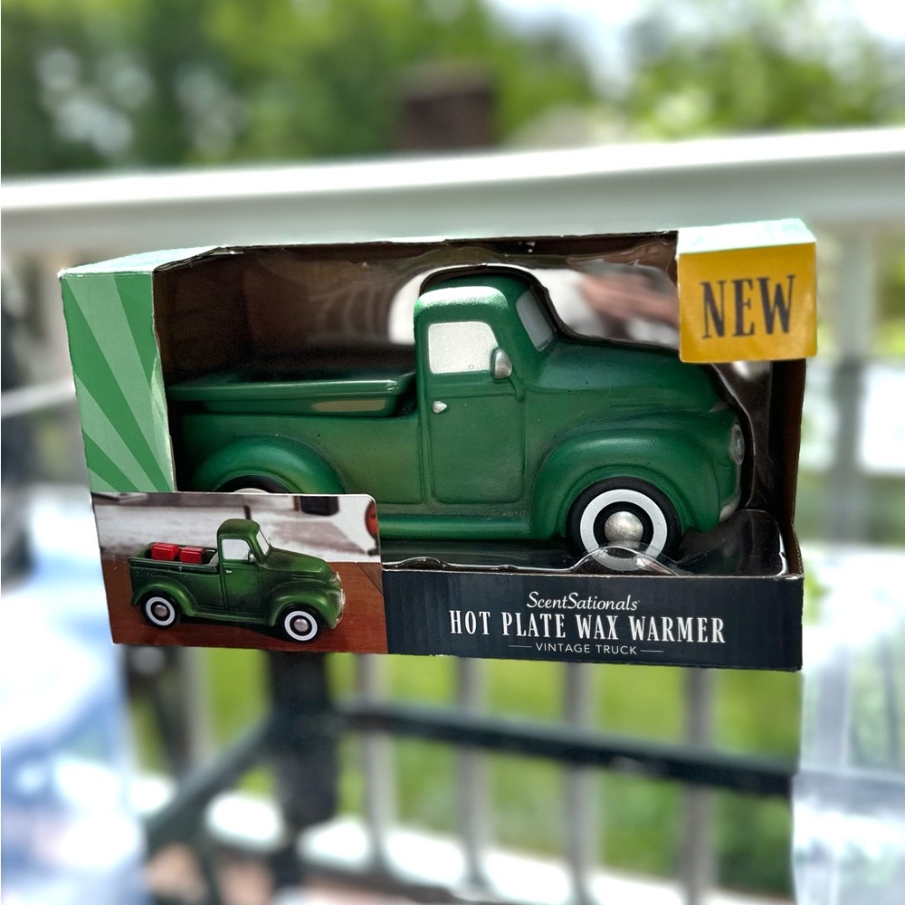 ScentSationals Green Ceramic Vintage Truck Wax Warmer NIB - Picture 2 of 9
